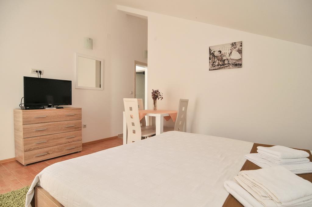 Apartmani P&M Teodo Esterno foto